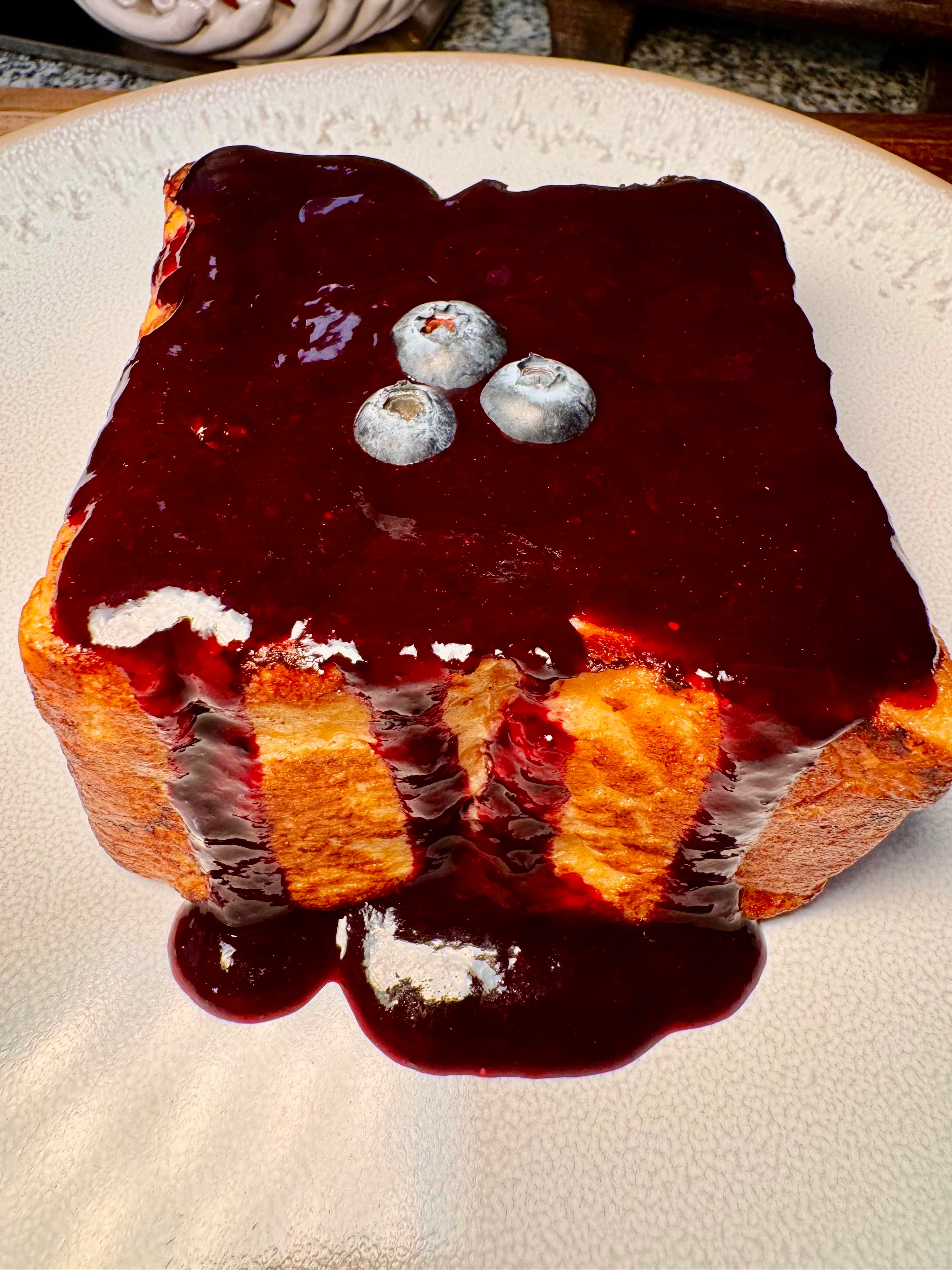 Torrijas con Coulis de Arándanos